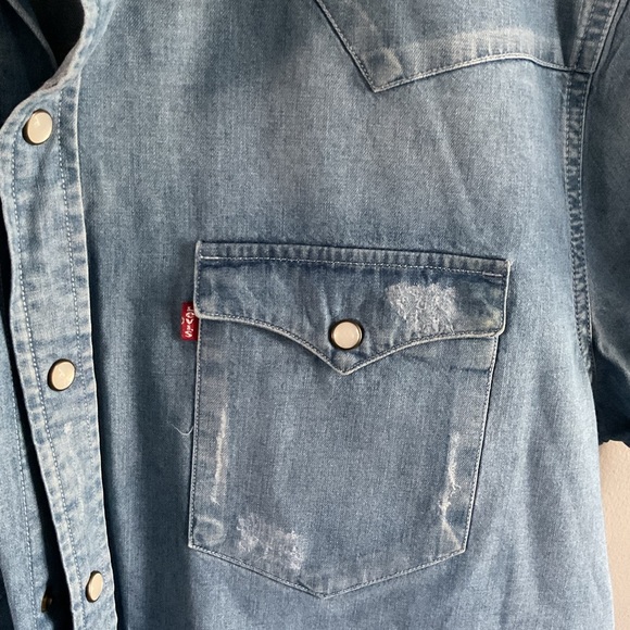 Levi's Blue Denim Men's Shirt - Picture 2 of 5